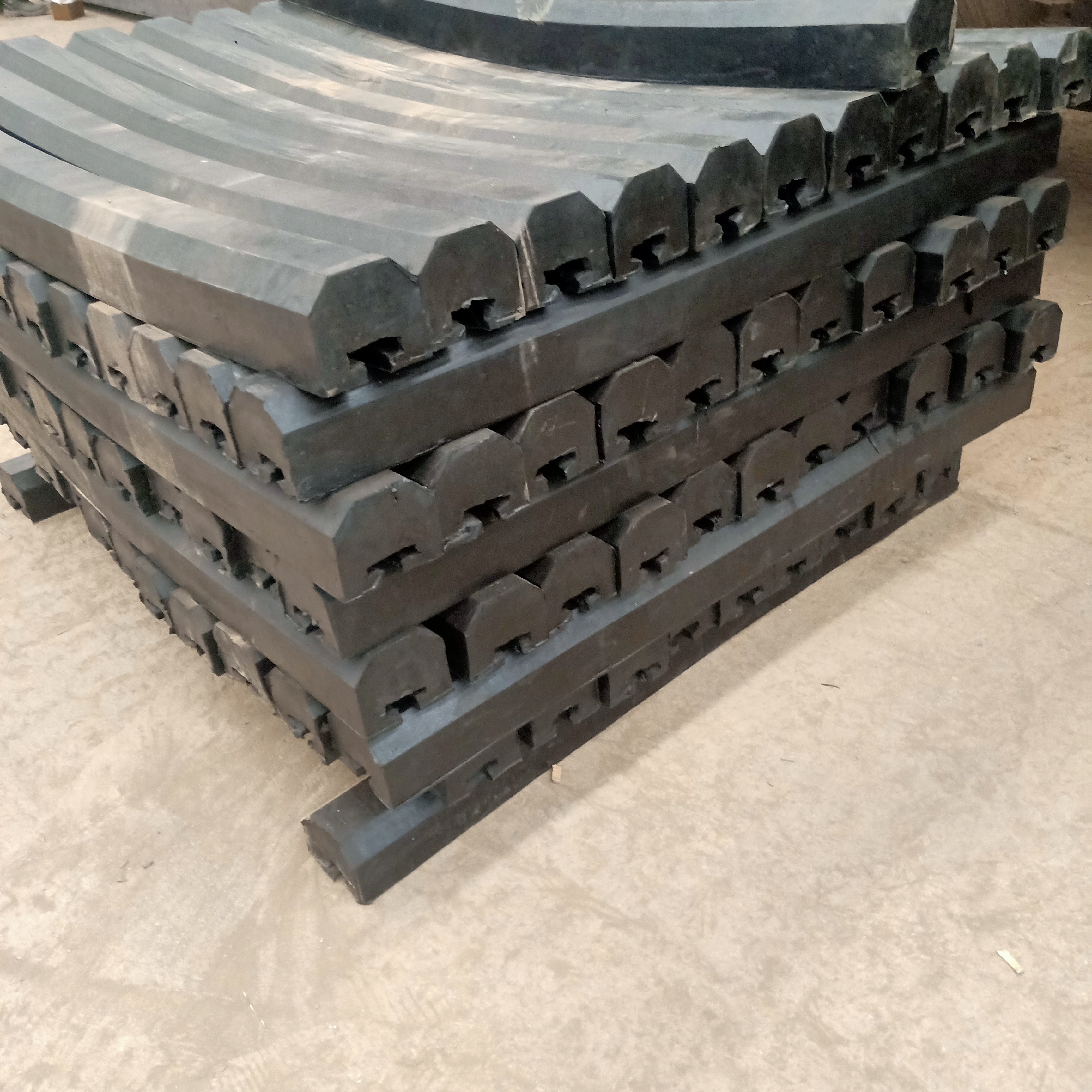 ISO Rubber Liner For Grinding Batch Ball Mill And Rod Mill