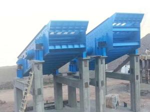 China Yk Series Circular Motion Vibrating Screen 45Kw In Quarry Iron Grey factory