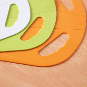 China Folding Knife Thick Small Plastic Cutting Board In Dishwasher factory