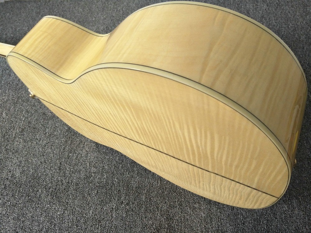 Left hand Acoustic Guitar 43 inches SJ200 Maple Acoustic Guitar Back / Side Tiger Stripes
