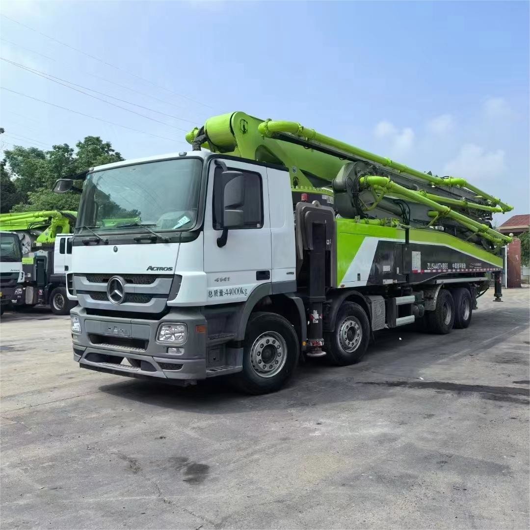 Zoomlion Classic Manual Transmission Mercedes Benz 63 Meters 2019 Diesel Concrete Pump Truck Remote Control