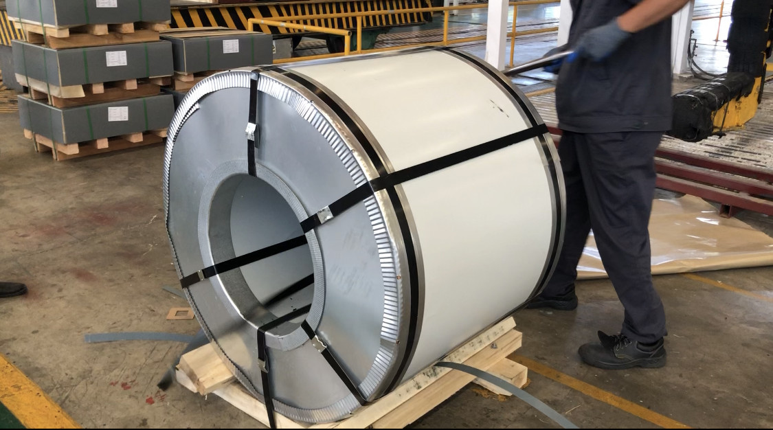 Traffic White 0.75mm 1250mm Z220 PPGI Pre Painted Color Coating Coils DX51D For Profile Roofing Wall Panel