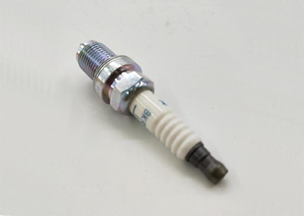 18814-11051 BKR5ES11 Car Spark Plug For Hyundai Kia Jaguar Mazda Subaru
