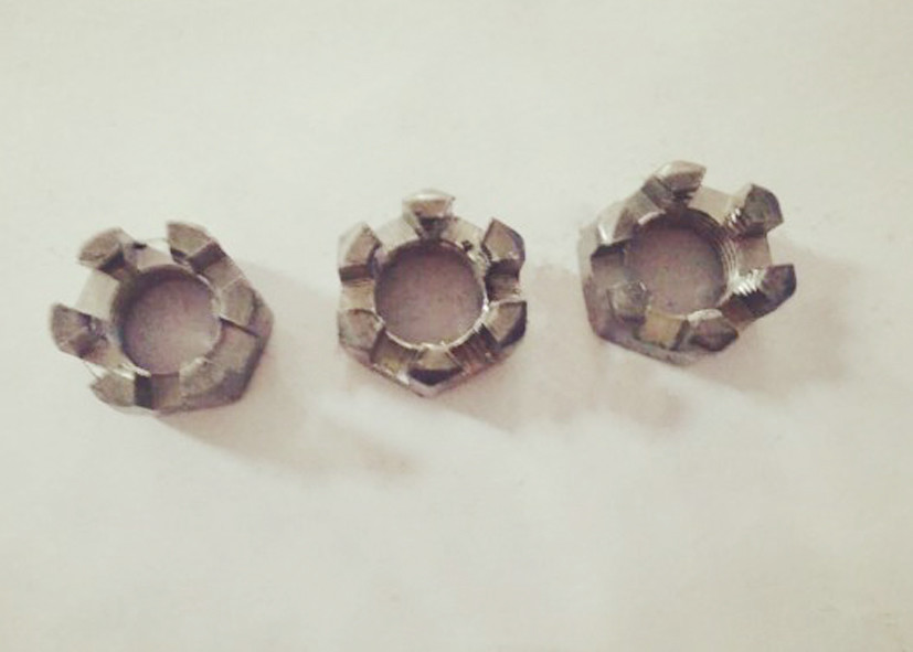 China Stamping Process Small Hexagon Slotted Nut M14x1.5 Corrosion Resistance factory