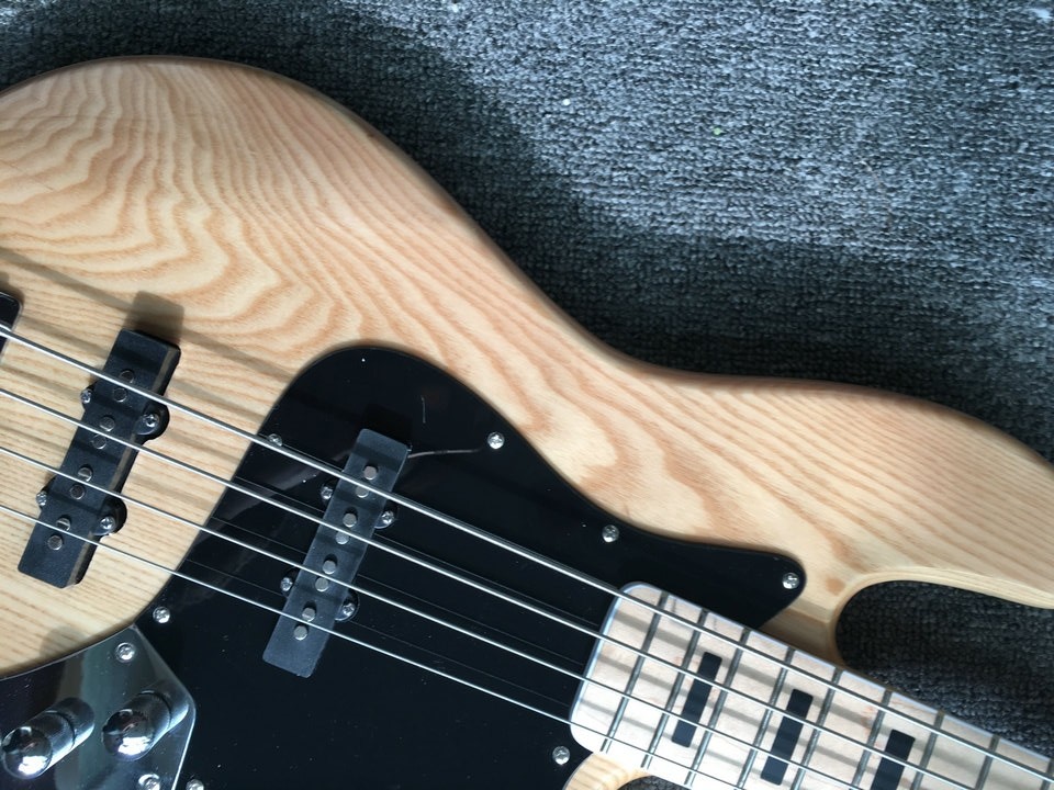 Custom 4 strings fanned fret electric bass ash body maple neck 33-35' passive pick up