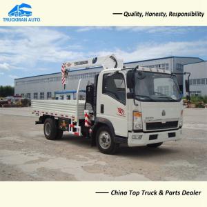 China 9.00R20 Tire 5 Ton HOWO Light Truck With 3 Tons Lifting Crane factory
