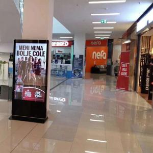 Multipurpose Floor Standing Digital Signage With Bluetooth Connectivity OEM
