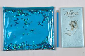 China Promotional Clear PVC Plastic Gift Bags , Decorative Floating Glitter Pouch factory
