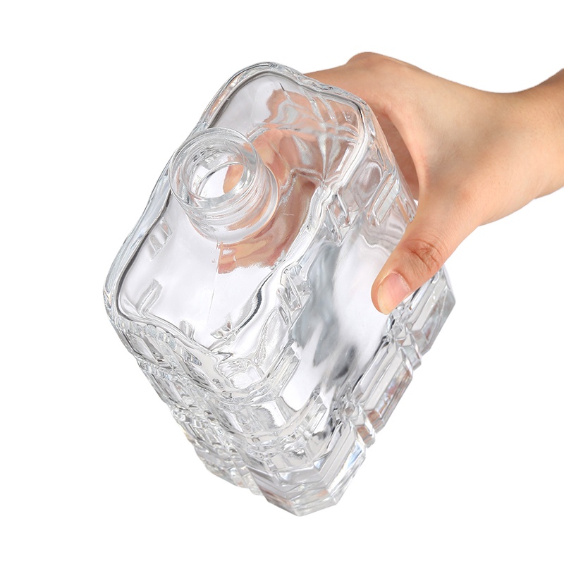 750ML Glass Bottle With Cap For Whiskey Square Shape Weight Empty Bottle