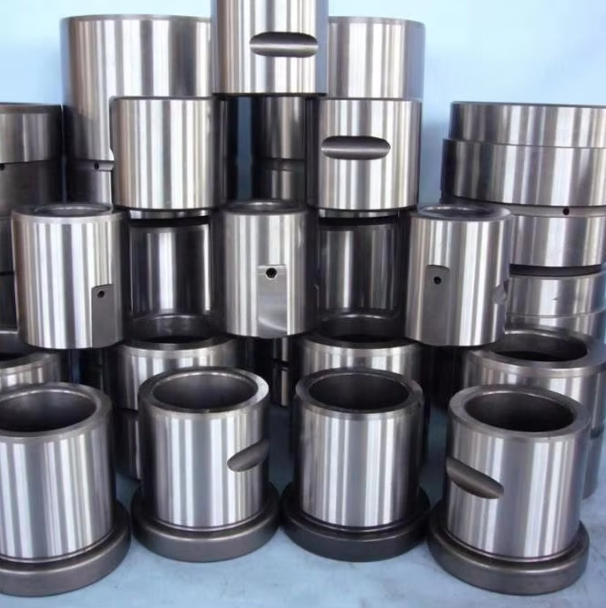 Excavator MT10 MT15 MT20 MT25 MT30 MT36 MT40 MT45 MT65 Hydraulic Hammer Lower Inner Bush Rock Hammer Front Cover Upper Bush for Hammer Spare Parts