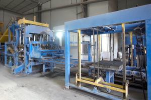 China Interlock 10000pcs/H QT6-15 Concrete Paver Block Machine factory