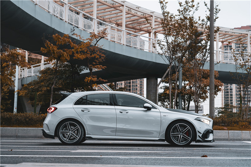 New Product Carbon Fiber Body Kit for Mercedes CLA45S W177 CLA45S W177 Carbon Fiber Front Shovel Diffuser Spoiler