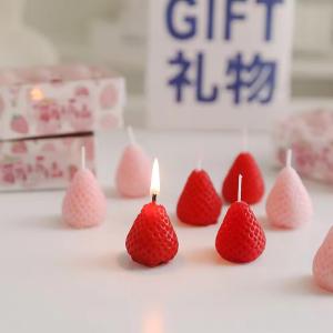 China Home Decorative Aromatherapy Gift Set Lovely Creative Candle Strawberry factory