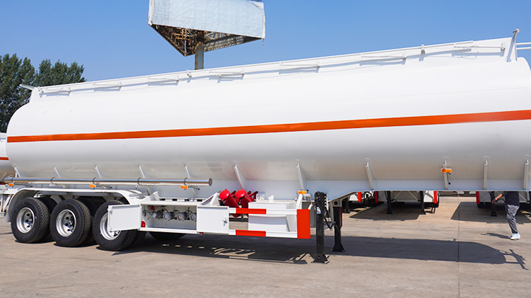 TITAN Hot Sale Tri Axles 40000/42000/45000 Liters Fuel Tanker Trailers Diesel Tanker Semi Truck Trailer for Sale