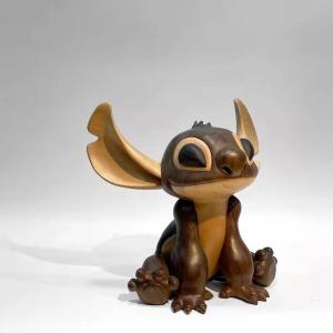China No Deformed Stitch Small Wooden Sculptures Ornaments Varnished Surface factory