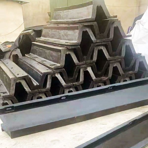 V Shaped Marine Fender Efficient Shock Absorption Lightweight Design Maintenance Free