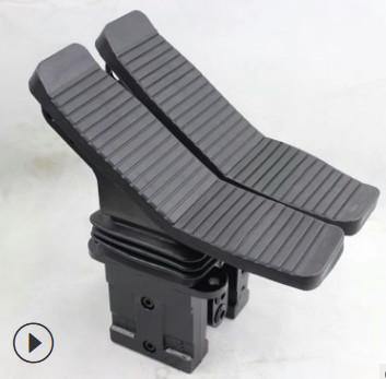 Best Quality Excavator Hydraulic Controller Pedal Valve Spare Parts for DOOSAN