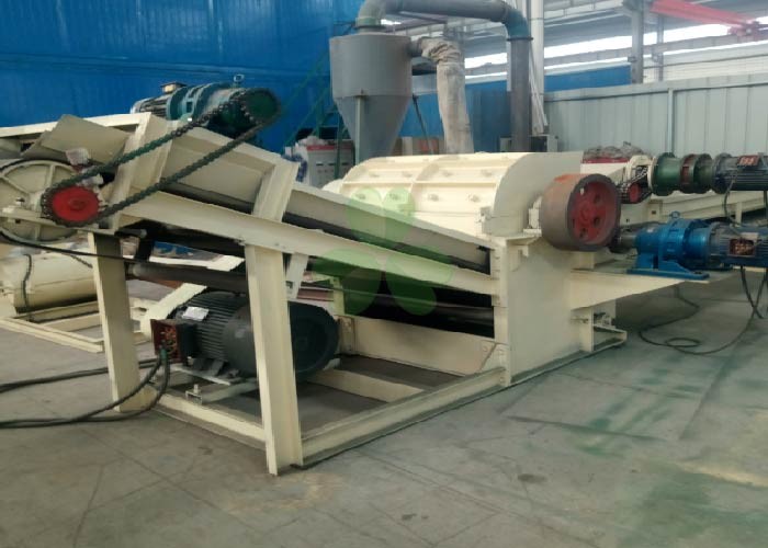 Large Capacity Mobile Wood Chipper Machine To Make Sawdust Color Optional