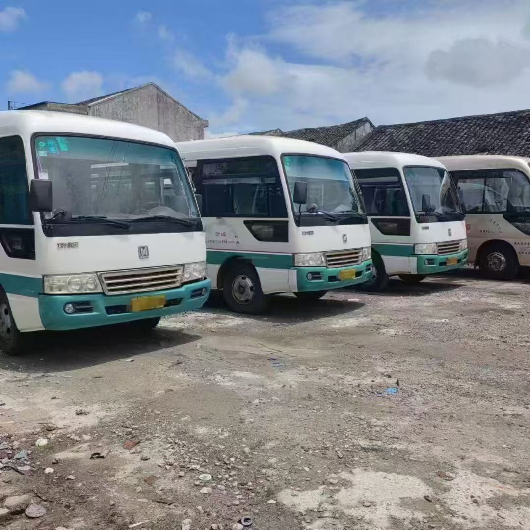 18 Seats Tour Bus With Max Speed of 100km/h and Customer's Requirement