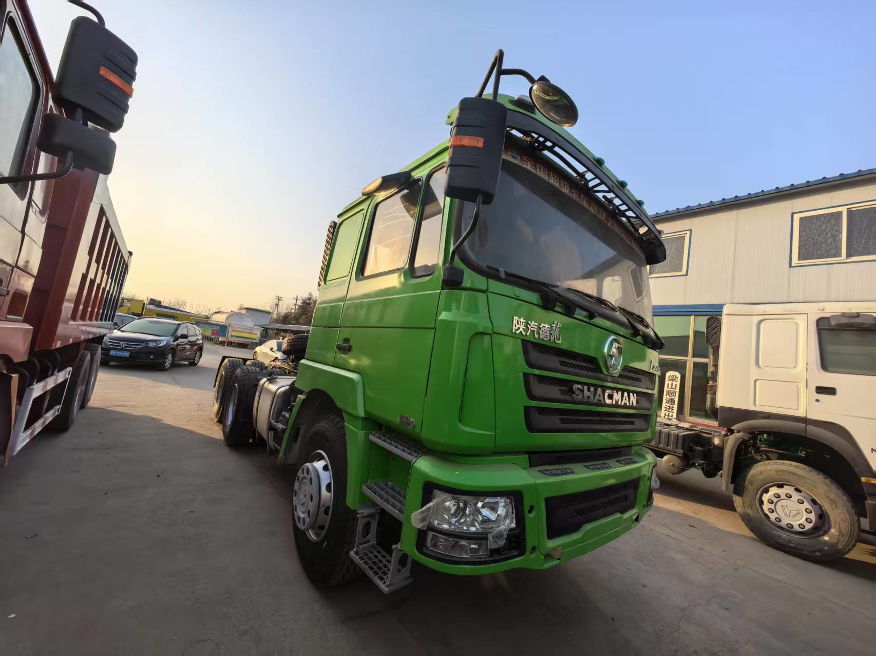 Used Tractor Head Trailer Truck Shacman F3000 Powerful Truck 380hp 6*4 Drive Mode 10 Tyre Running Bad Road