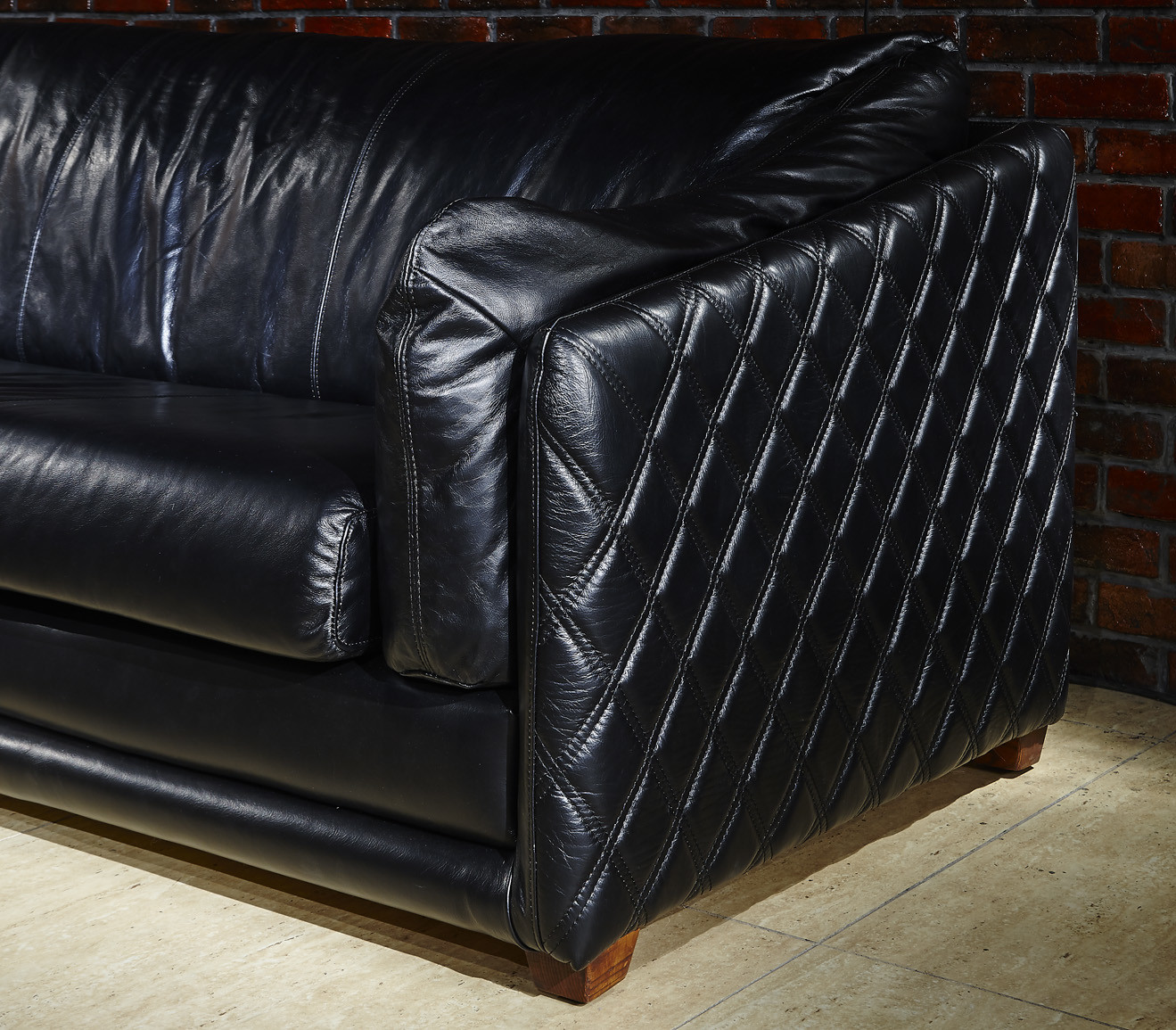 Compact Comforatble Leather Sofa Loveseat , Pure Leather Couches Relax Style