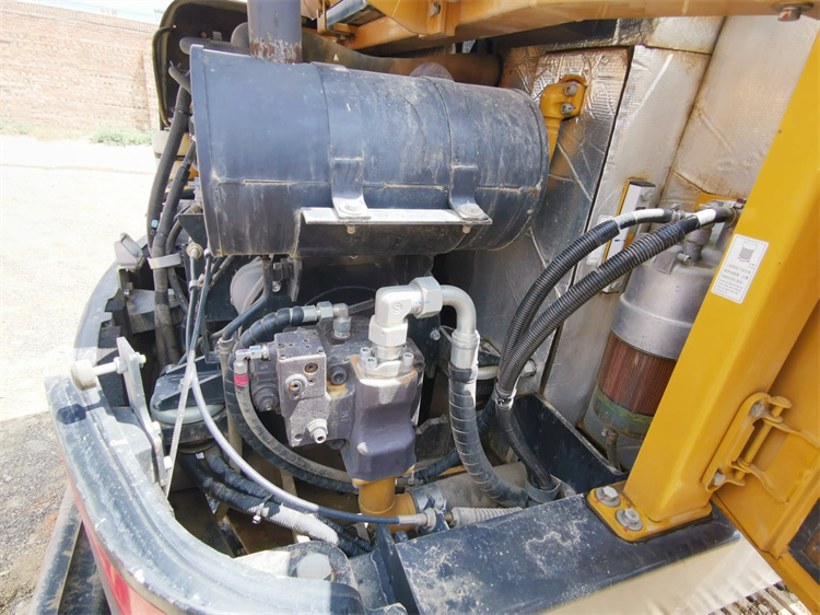 Used Sany SY55 Mini Excavator with Crawler Chain Operating Weight 5780 KG in Shanghai
