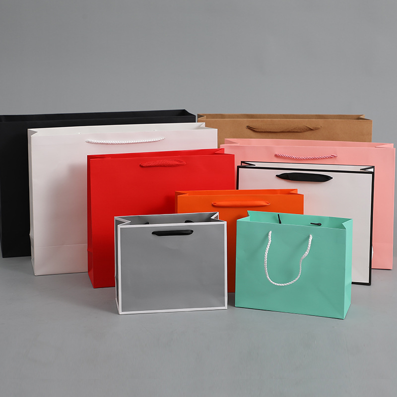 Customized Logo Eco-friendly Card Paper Carrier Bag with CMYK 4 Color Offset Printing