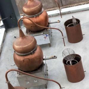 China Micro Simple Distillation Equipment Capacity 30-300L Customizable Voltage 220V/60HZ factory