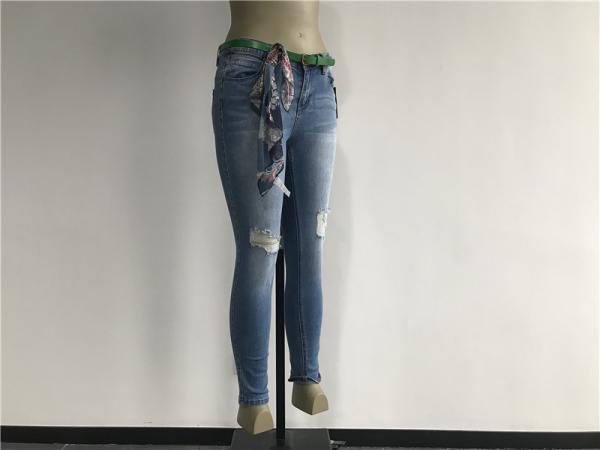 Light Wash Knee Rip Ladies Denim Jeans / Skinny Stretch Denim Jeans With Scarf
