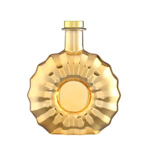 China Super Flint Glass Custom Liquor Bottle for Vodka Gin Whiskey Tequila Spirit in Design factory