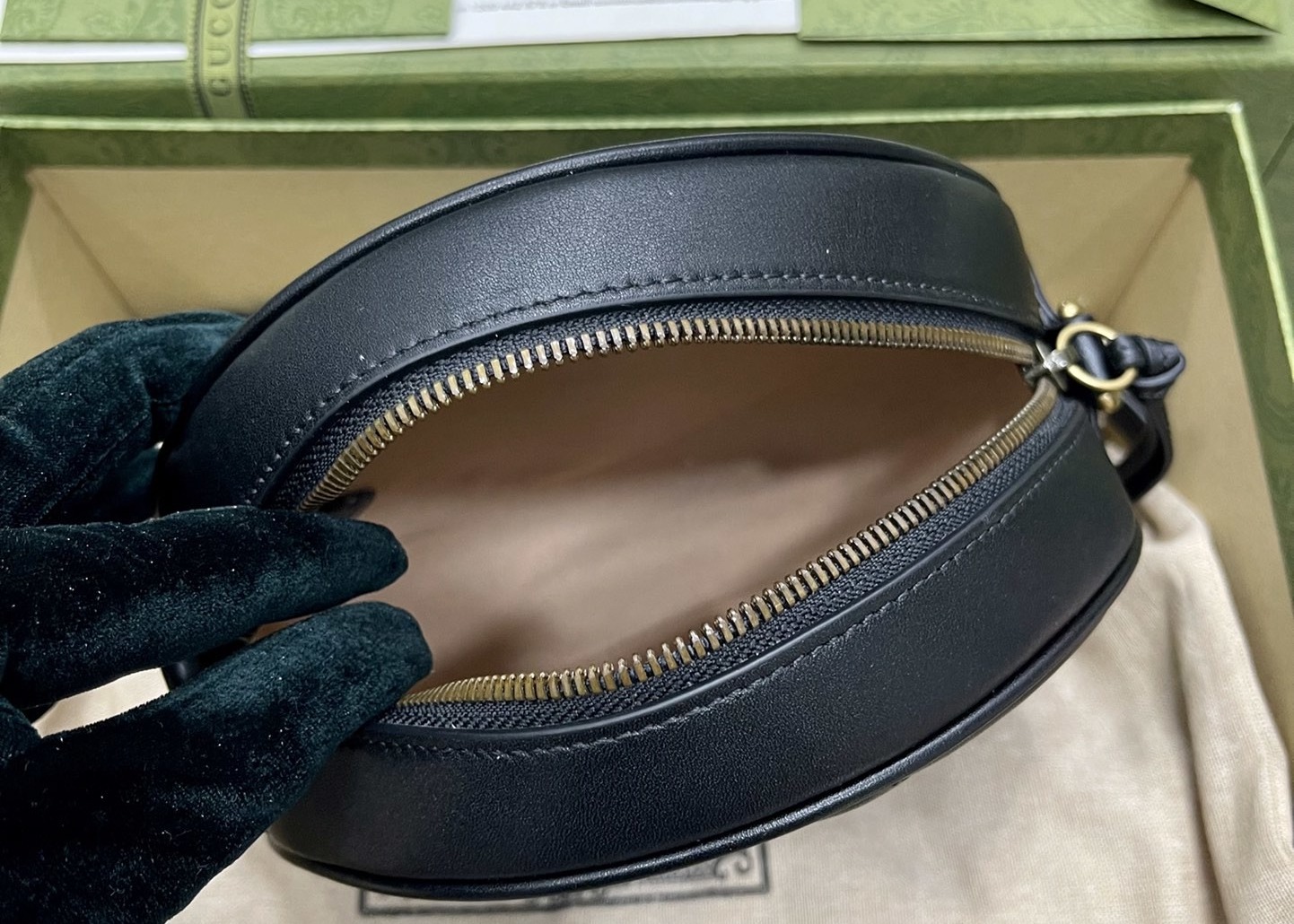 GG Marmont Wave Round Full Leather Chain Bag Soft Leather 18.5cm Length