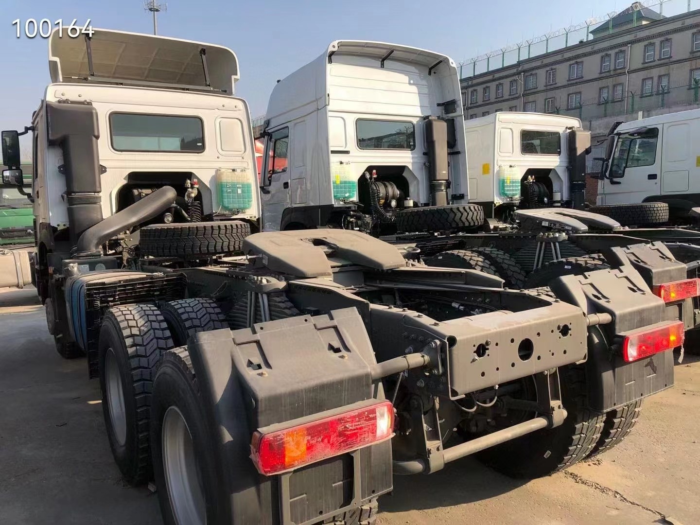 Used Howo Trucks 6*4 371hp Left Steering Used Tractor Units Sino Truck