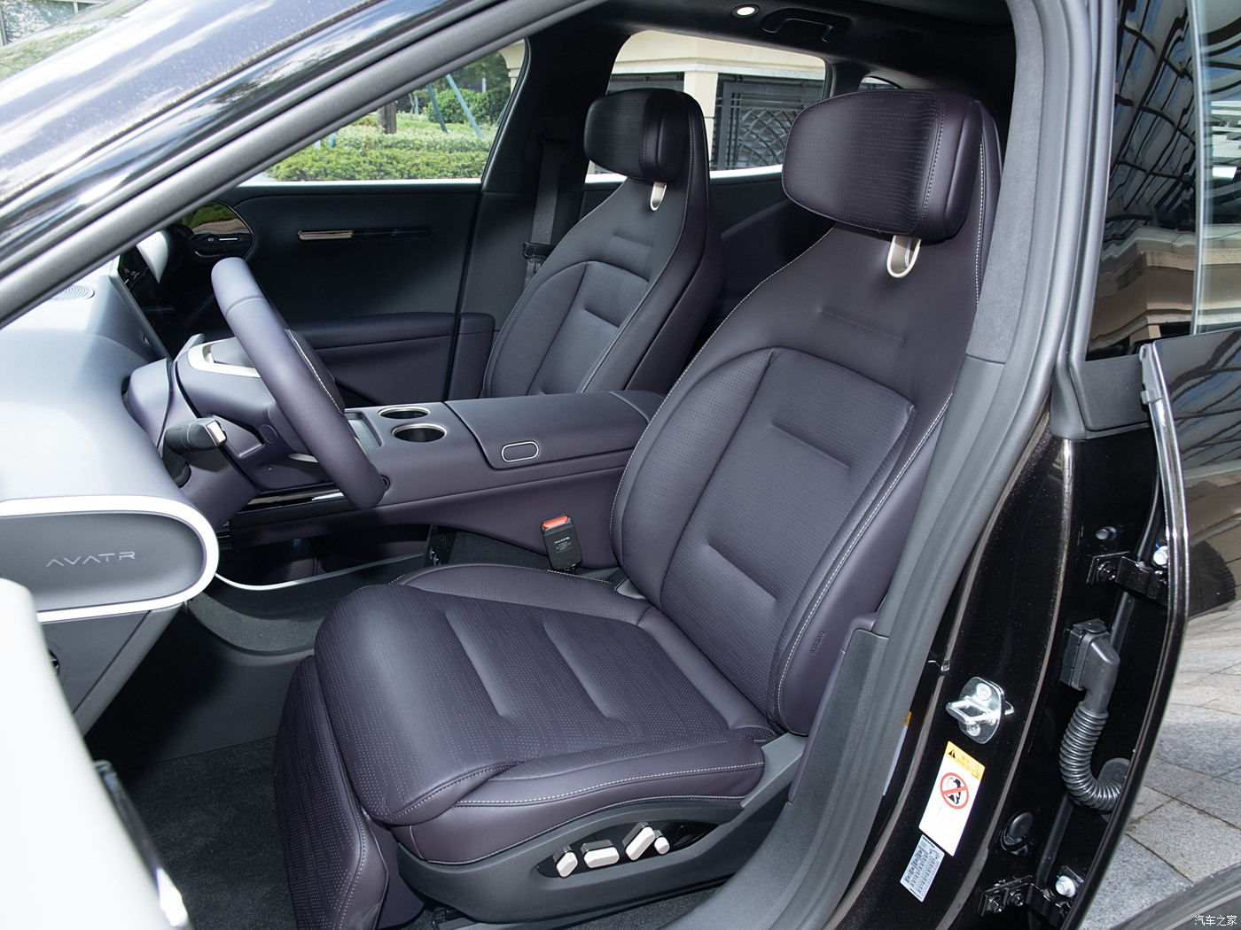 AVATR 07 2024 Pure Electric Extended Range 5 Door 5 Seat SUV Launched Model Maximum Speed 190km/h-200km/h Curb Weight 2240kg