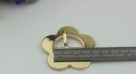 Design simple 32 mm light gold large flower belt buckle pin buckle bag cover