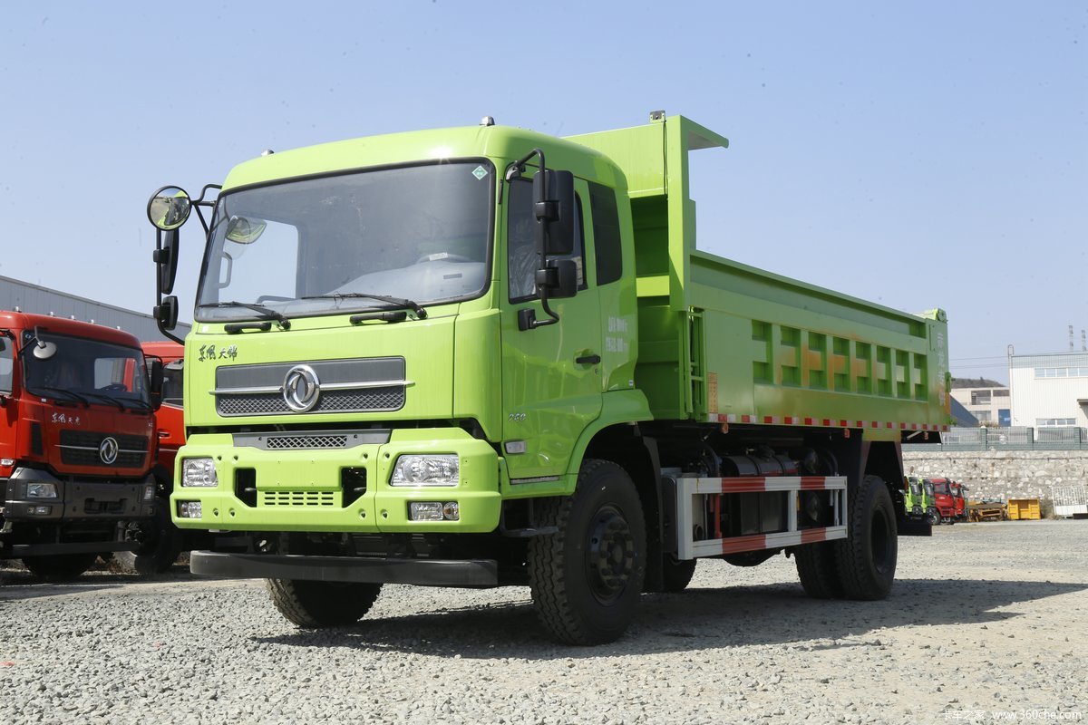 Customized 4x4 Truck with Cargo Tank Dimension 5700x2300x800mm and 6 Cylinders