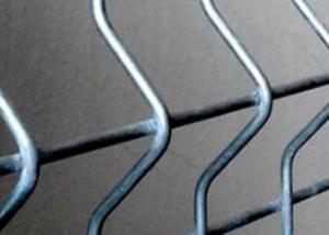 China Hot Dipped Galvanized Euro Fence 200mm X 50mm Hole 4.2mm Wire 2.08m X 2.5m Size factory