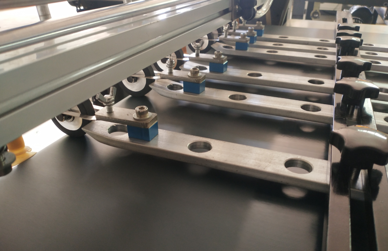 High Speed Automatic 80mm-800mm Paper Feeding Machine Gluing Feeding Paper