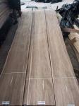 Thick 0.45mm American Walnut Wood Veneer Panel A Crown Cut Apply To Engineered