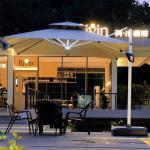 Aluminum Pole Customized Color Garden Cantilever Umbrella for Customized Outdoor