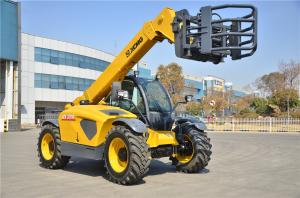 China High Efficiency XC6-3007 Rent Telescopic Telehandler Forklift , Small Telescopic Forklift Extended Boom factory
