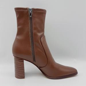 China Round Head Womens Leather Dress Boots Brown With YKK Metal Toe Zipper factory