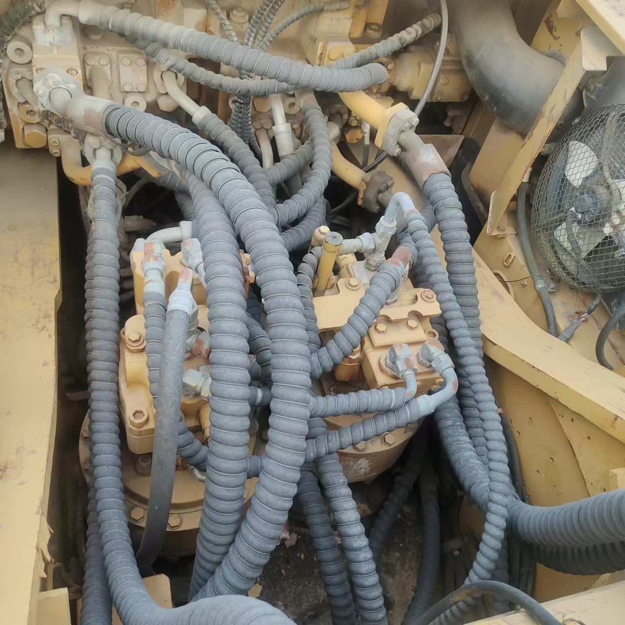 Used CAT 349DL excavator, excellent performance and reliable quality