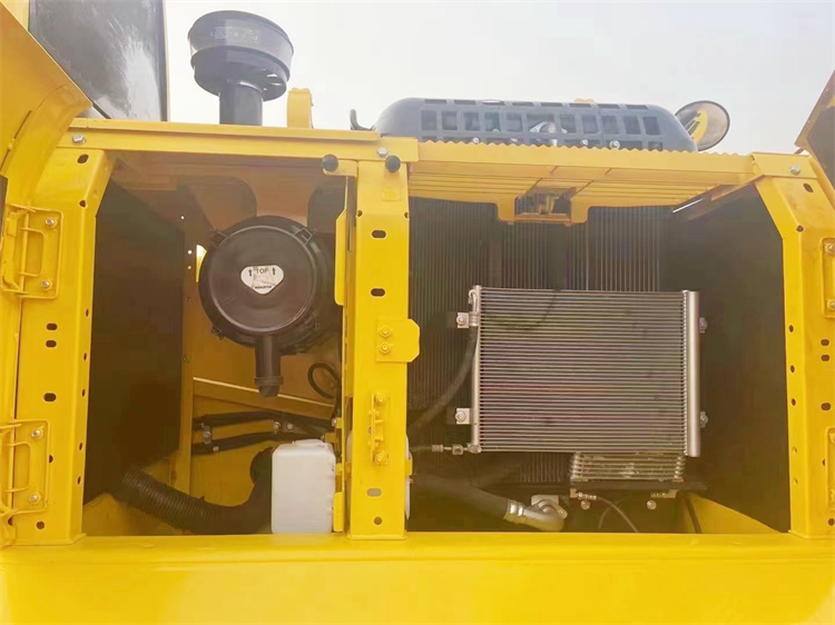 Good Condition Japan Original 24 Ton Used Komatsu PC240 Excavator with 125 KW Power