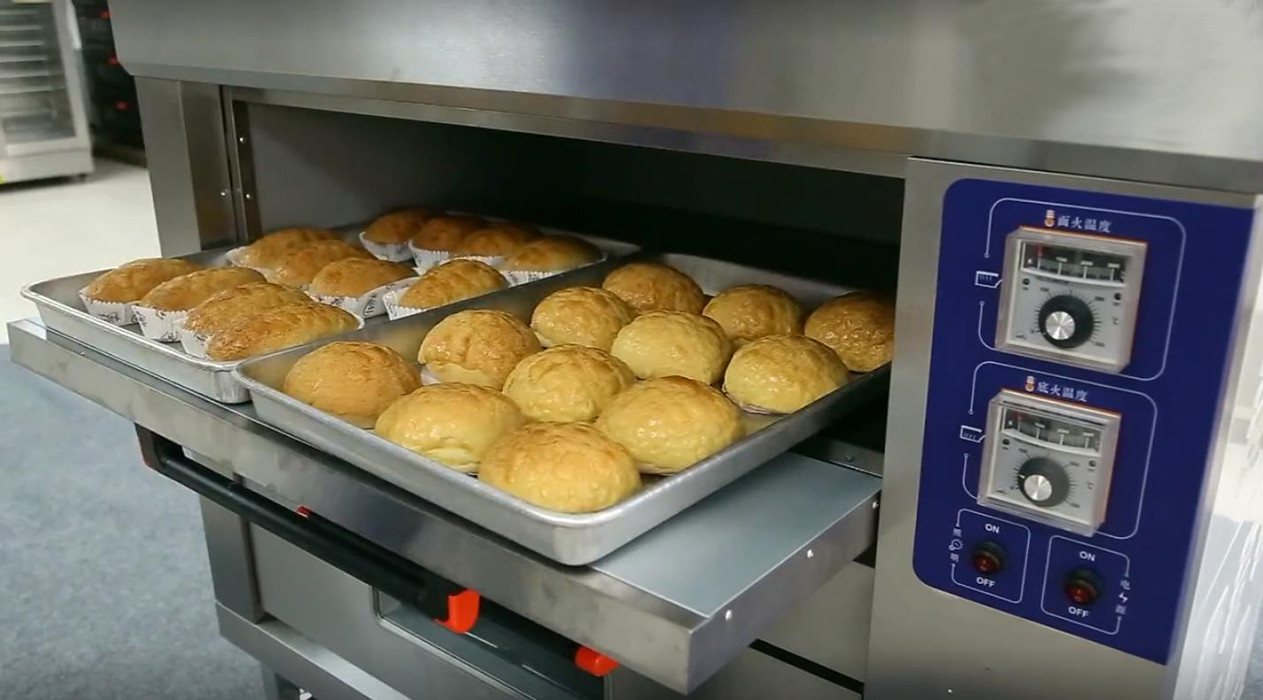 Stainless Steel Electric Baking Ovens With Movable Rack / Independent Chambers and Adjustable Temperature