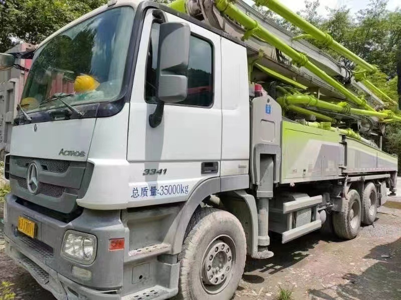 2019 Zoomlion 49m Truck Pump on Benz