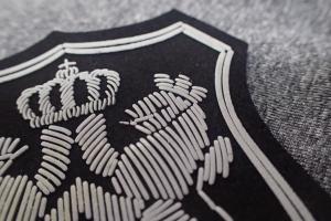 China Foamed Clothing Microfiber Rubber Logo Patches factory