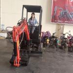 Tailless Compact Crawler Excavator Machine Retractable Shoes 3 Tonne Digger