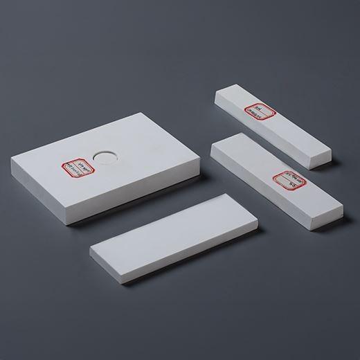 Hard Wearing Ceramic Wear Plates Alumina Ceramic Plates Temperature Resistance