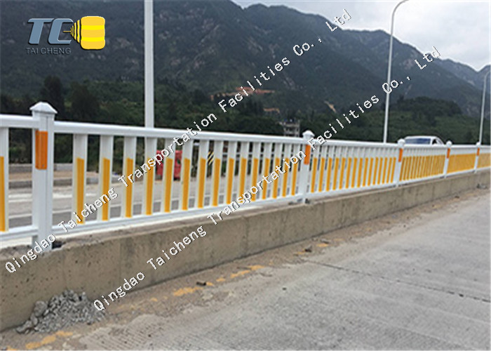 Out Door Bolted Connected Steel Plastic White Fence Municipal Highway Galvanized Build