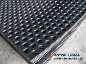 China 25mm Punched Mesh, 60° Staggered Row, 2.5mm-6.0mm Plate, 34/36/40mm Pitch factory